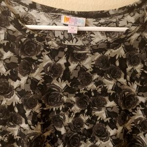 Medium Lularoe Carly